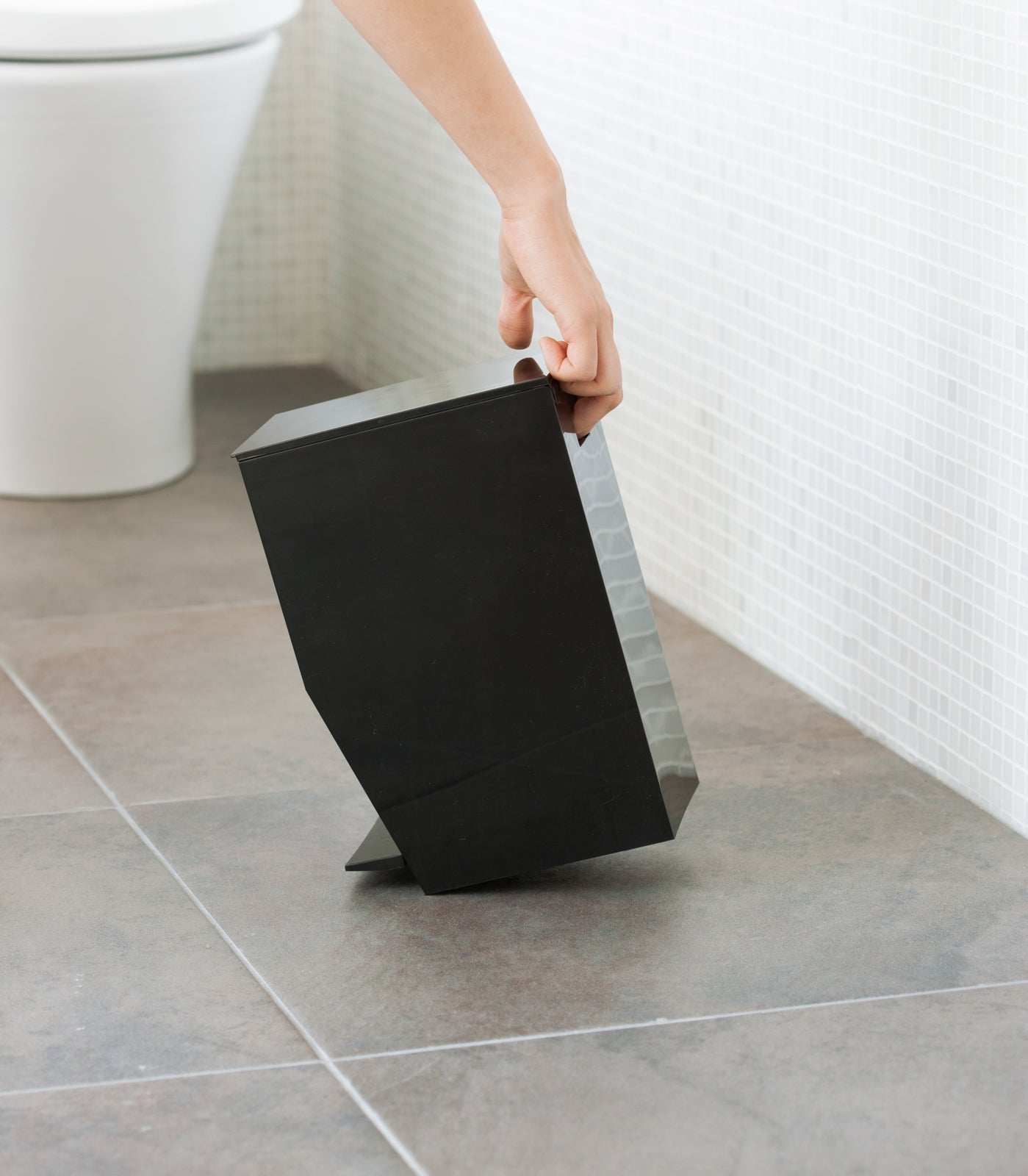 Compact Step Trash Can - Neat Corners