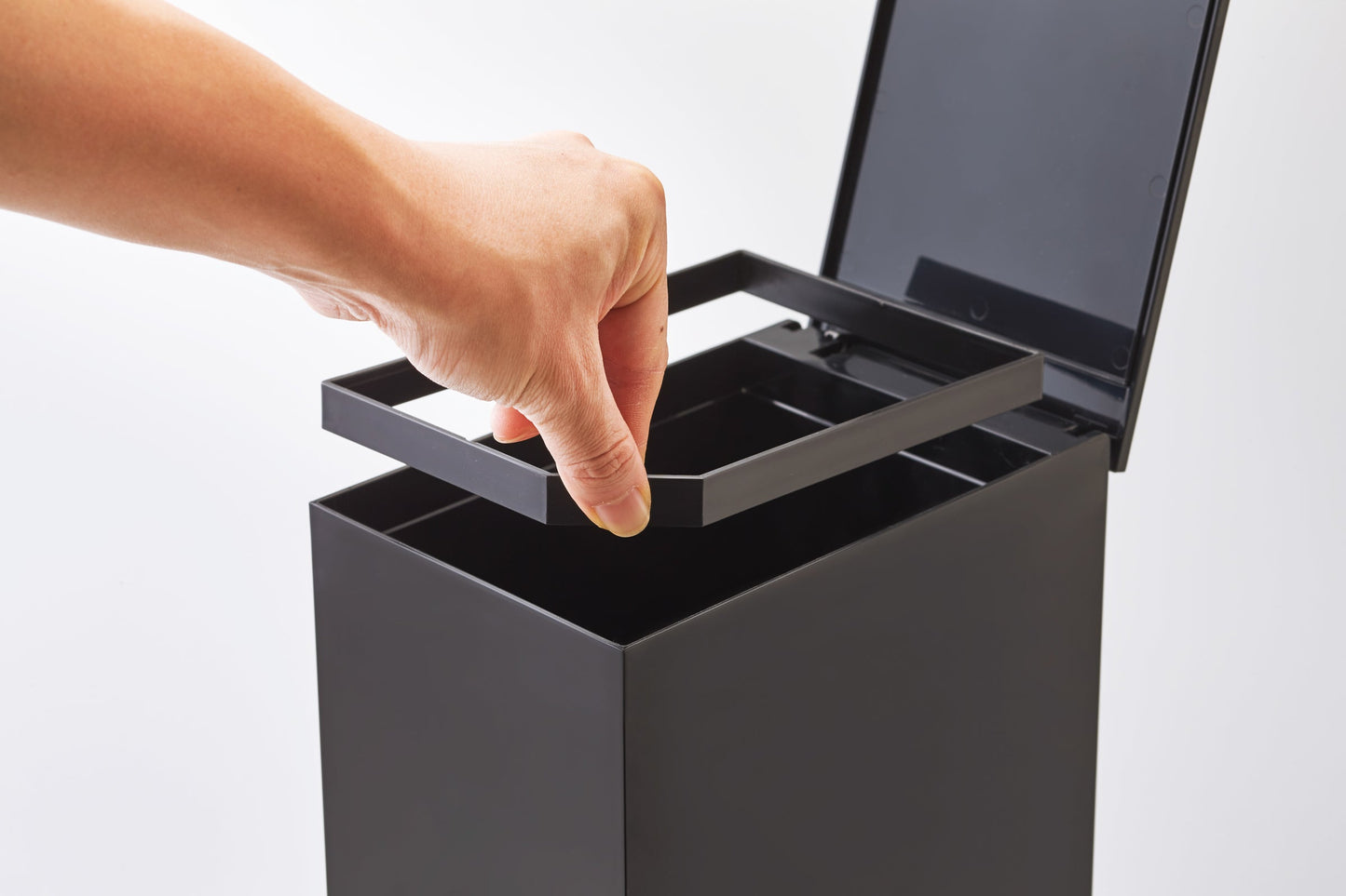 Compact Step Trash Can - Neat Corners
