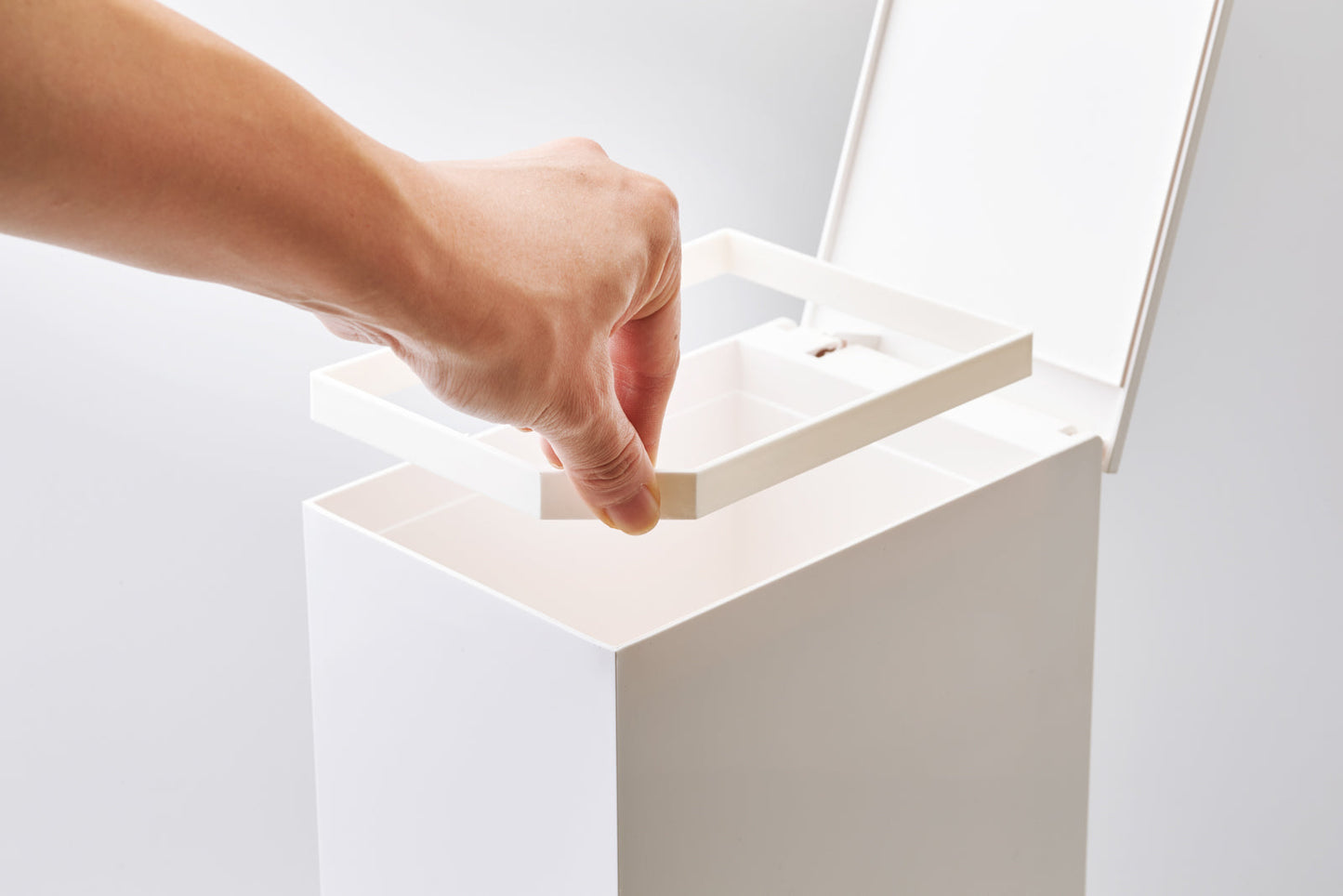Compact Step Trash Can - Neat Corners