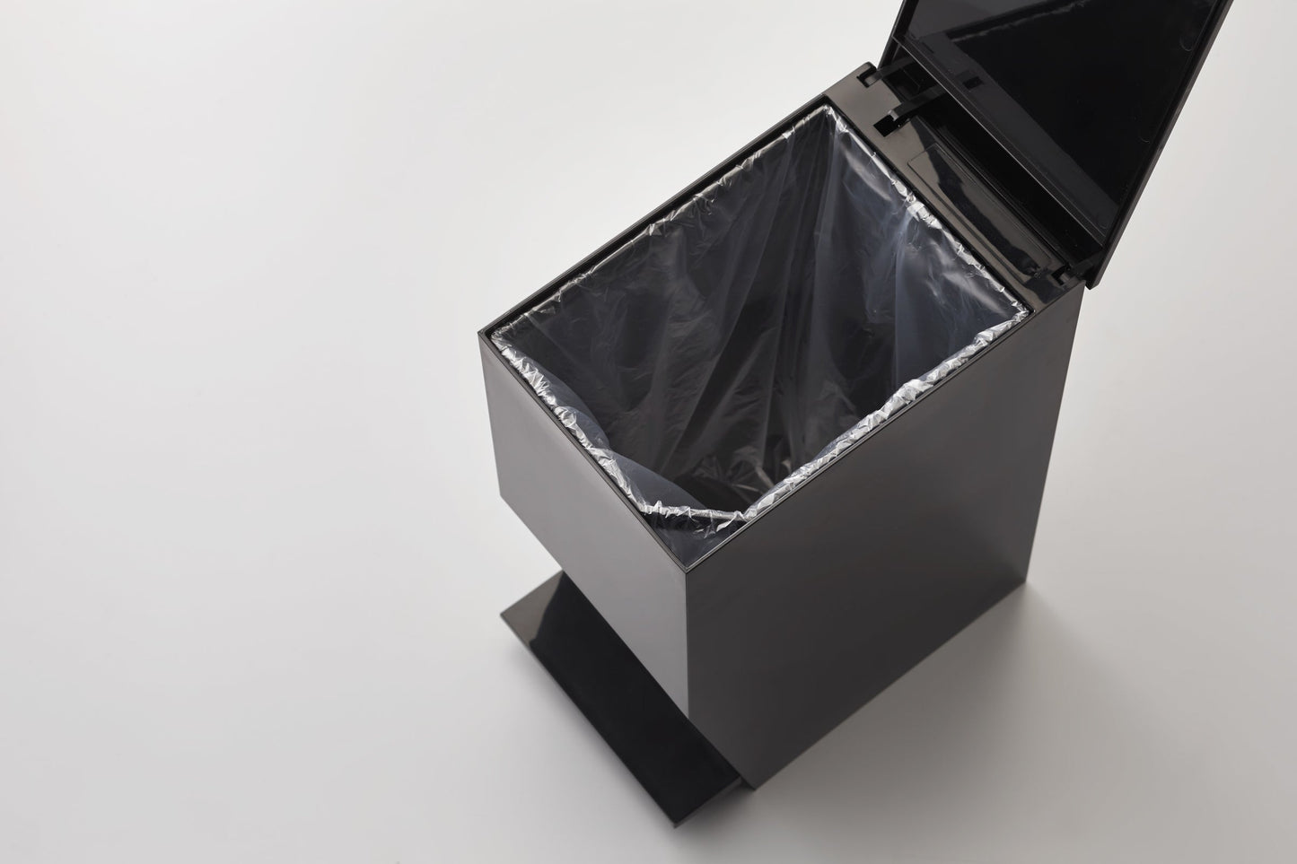 Compact Step Trash Can - Neat Corners