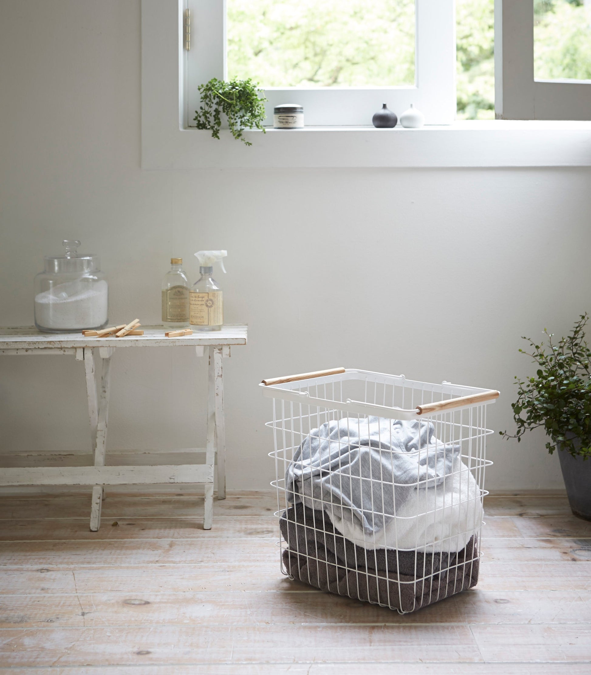 Steel & Wood Wire Basket - Laundry & Utility