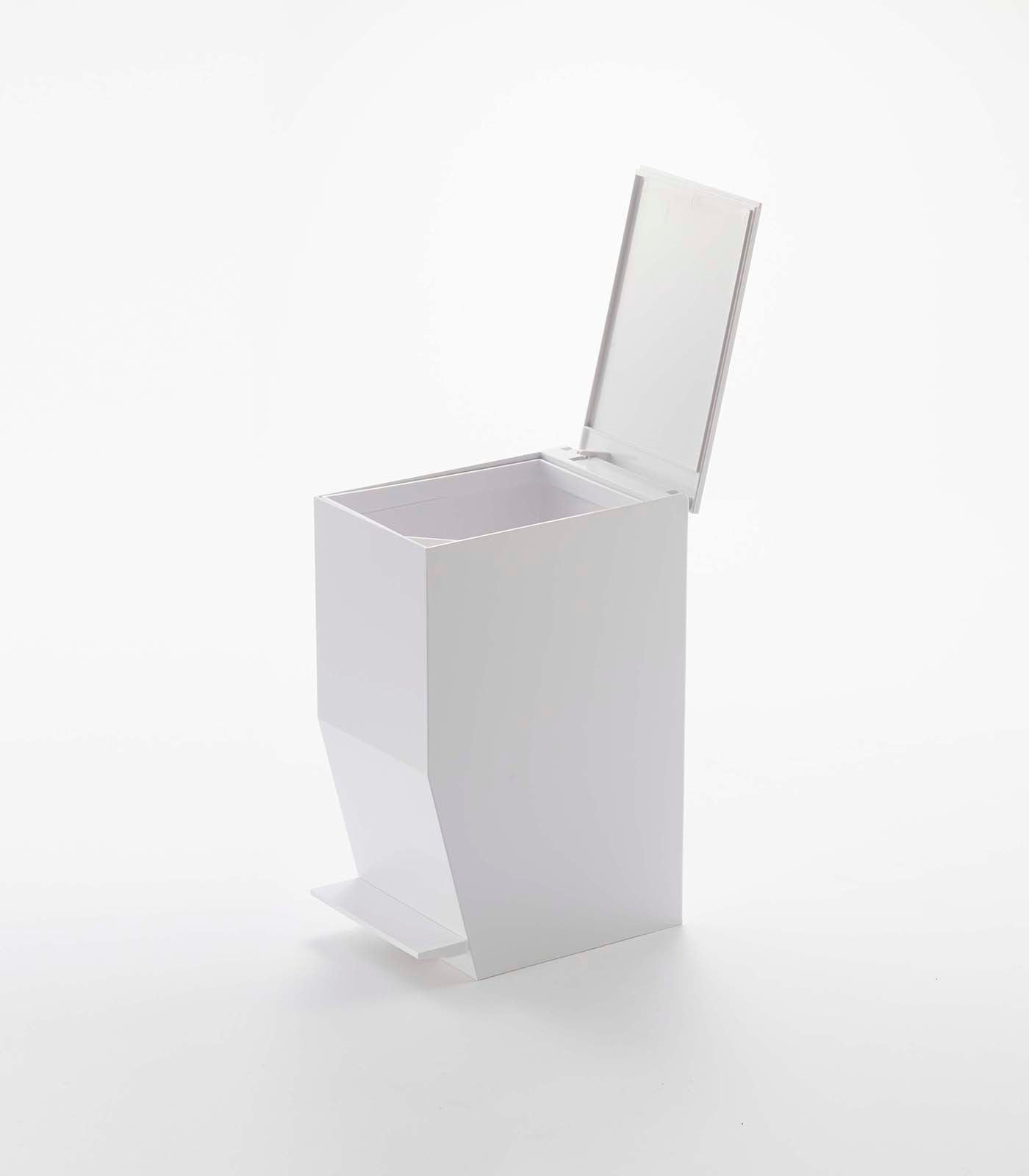 Compact Step Trash Can - Neat Corners