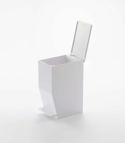 Compact Step Trash Can - Neat Corners