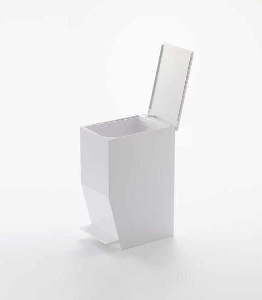 Compact Step Trash Can - Neat Corners