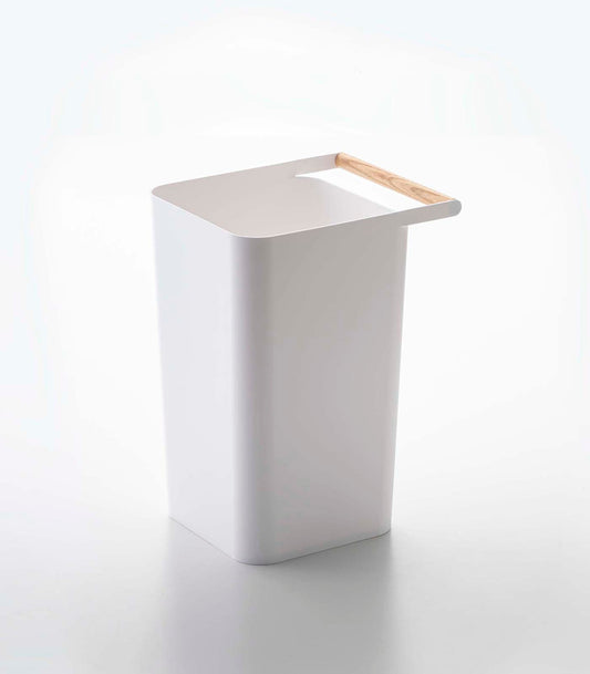 Compact Living Room Trash Can - Neat Corners